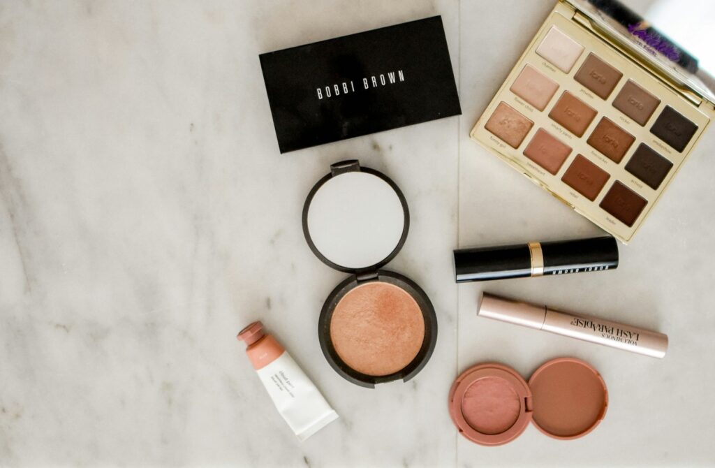 Behind the Chair: What Is Inside My Professional Makeup Kit